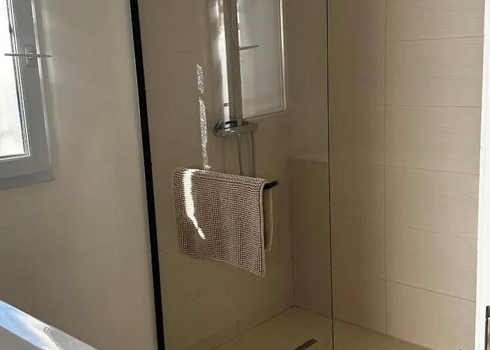 Jolie Baignée De Lumière * Châteauneuf-Val-Saint-Donat